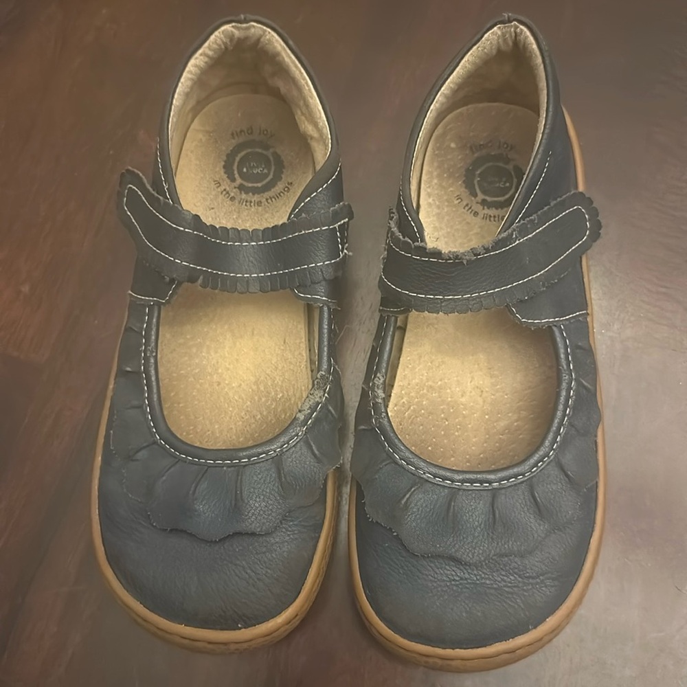 Livie & Luca size 3Y